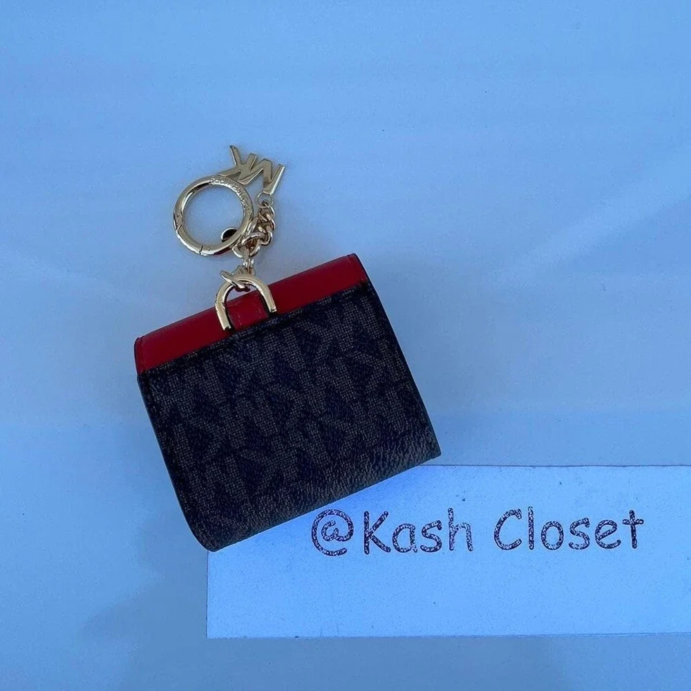 Michael Kors Airpod Case Mk - Picture 2 of 3